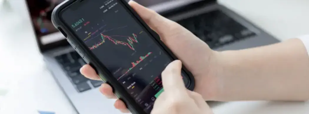 Forex vs Stocks: Differences, Similarities, and Which to Choose
